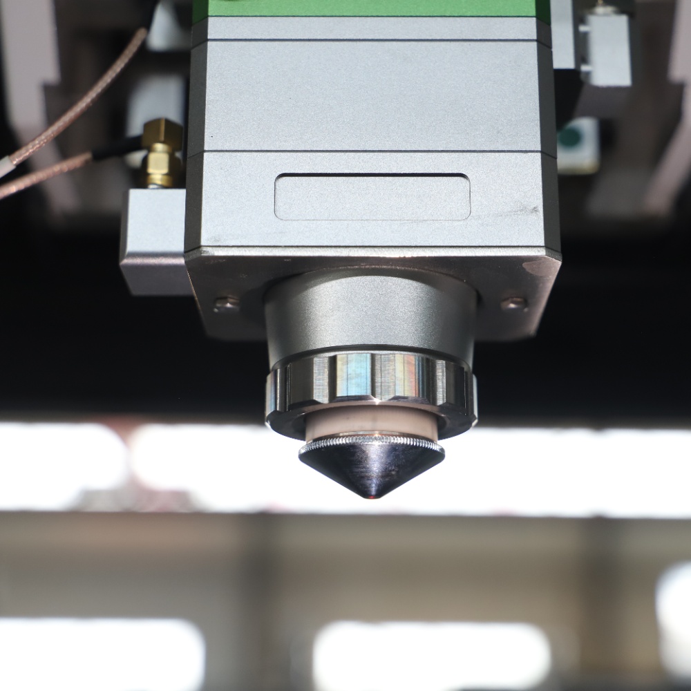 Волоконный лазерный станок для – обзор и цена Industrial Laser Systems